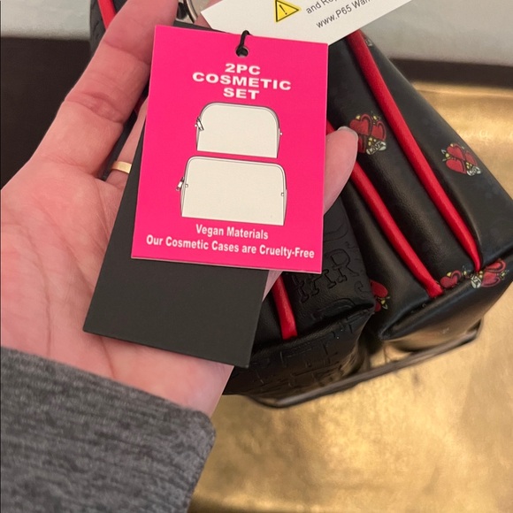 #1545+ Ed Hardy Black and Red Skull Toiletry Make-Up Bag - Picture 6 of 6